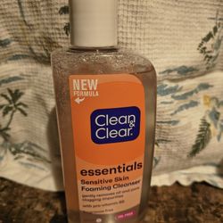 Clean Clear Essentials  Sensitive Skin Foaming Cleanser