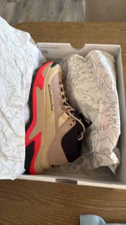 Nike ACG Zegama hiking shoes size 8.5