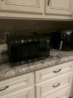 Small microwave works excellent