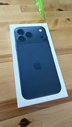 Brand New Open Box Factory Unlocked iPhone 17 Pro Max 1TB (1000GB) Blue Titanium.