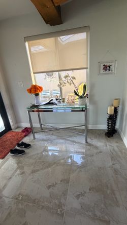 Entrance table glass and chrome