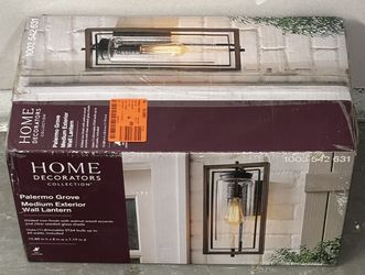 Brand New Outdoor Wall Light 