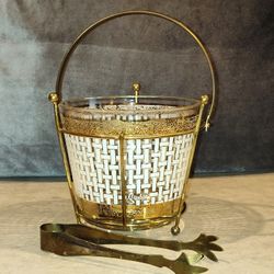 VINTAGE STARLYTE MID CENTURY MODERN GLASS ICE BUCKET WITH  BRASS THONGS & CARRY BASKET GOLD FOIL & WHITE ETCHED PRISM PATTERN WITH BRASS CARRY BASKET 