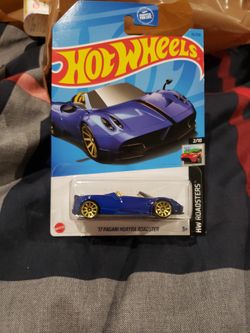Hot Wheels 17 Pagani Huayra Roadster