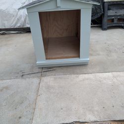 Brand New Extra Large Dog House Shingle Roof Lifted From The Ground Guarantee No Leak