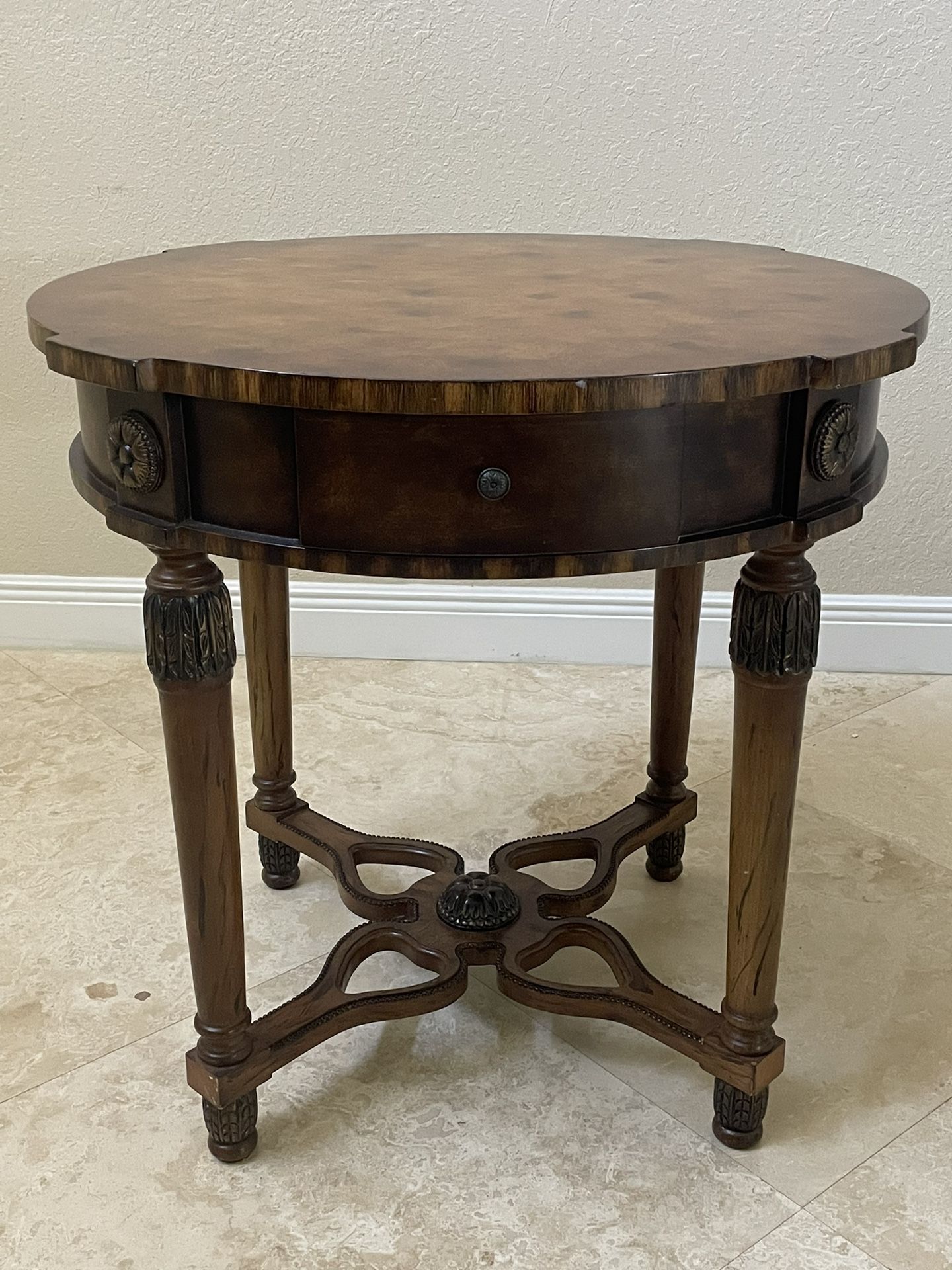 Round Table
