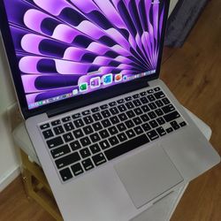 Apple MacBook Pro 13 Retina - $280