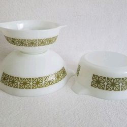 Pyrex Green Verde Square Flowers set of 3 bowls vintage 1960 dishes Thumbnail