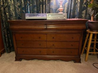 Solid wood 8-drawer dresser
