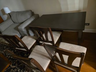 Dinner table with 4 chairs used good condition