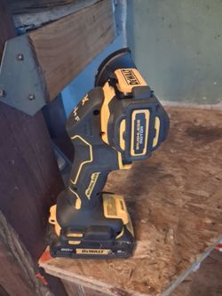 DeWalt cordless 20v cutt-off wheel.