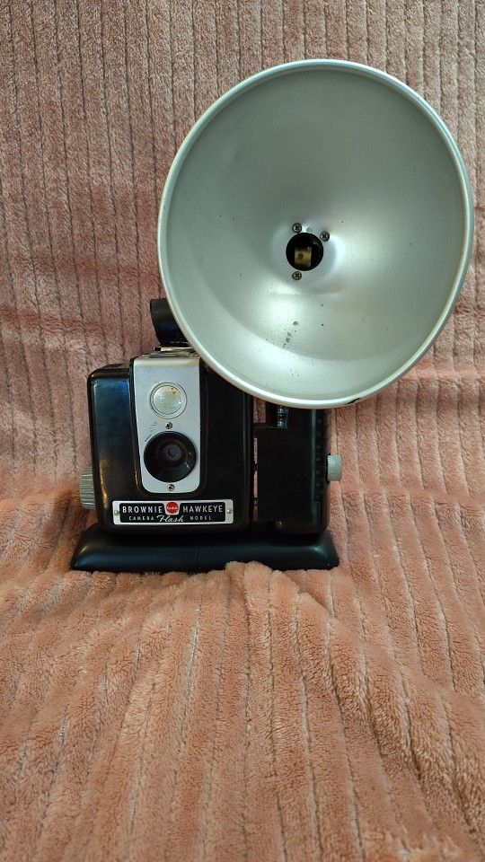 Vintage Brownie Hawkeye Kodak Camera