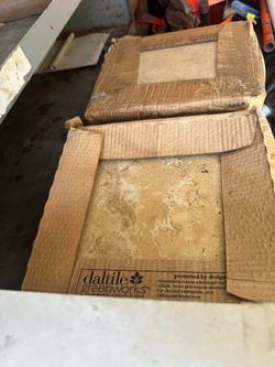 Floor ceramic tiles
