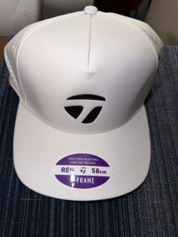 Dunkin & Taylor Collaboration Golf Hat 2026