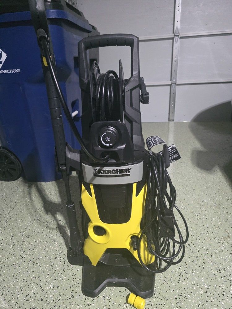 Kärcher K5 Premium, Pressure Washer 2000 PSI - with Hose Reel, Vario Power & Dirtblaster Wands - 1.4 GPM