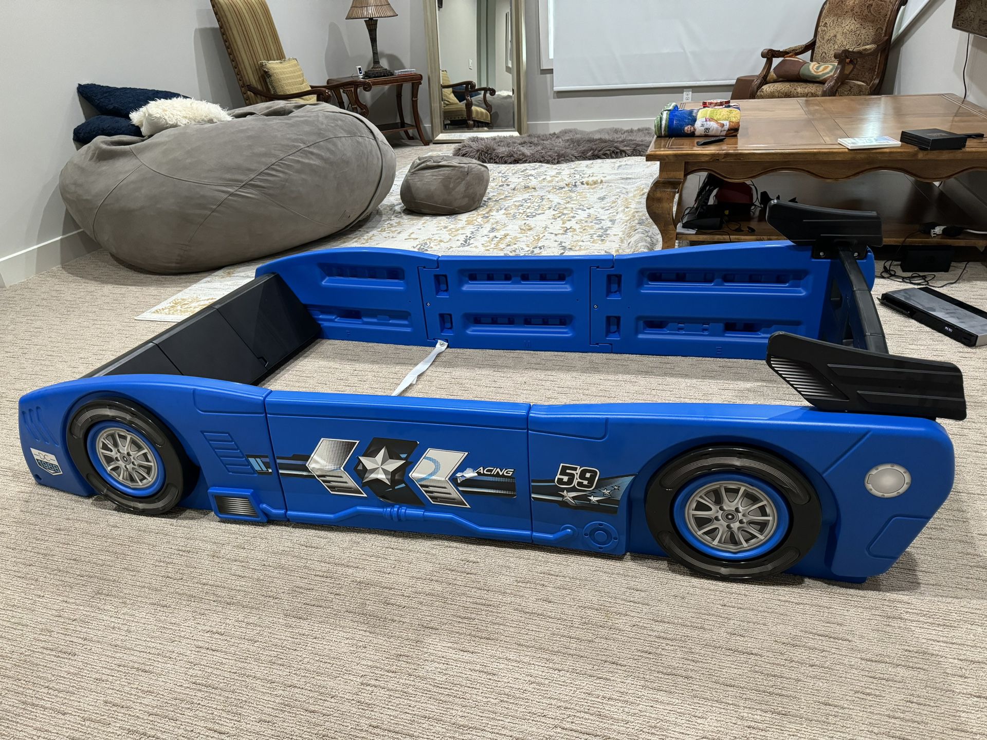 DELTA KIDS RACE CAR BED Twin Size 
