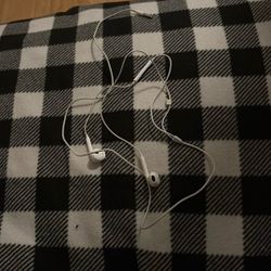 Apple Wired EarPods with Remote and Mic