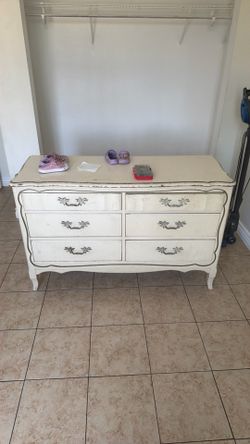 Dresser