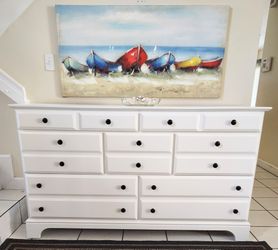 VAUGHAN BASSETT SOLID WOOD DRESSER EXCELLENT CONDITION DELIVERY AVAILABLE
