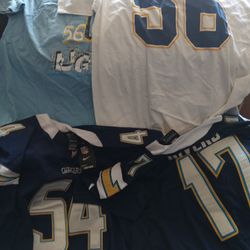 $45 Jersey Size 52  And $10 T shirts 2x👍