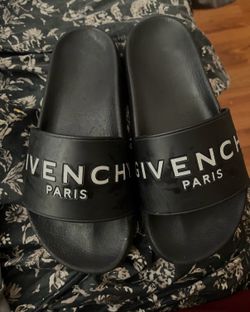 Givenchy slides size 5