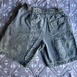 Men’s Sweatshirt and Shorts