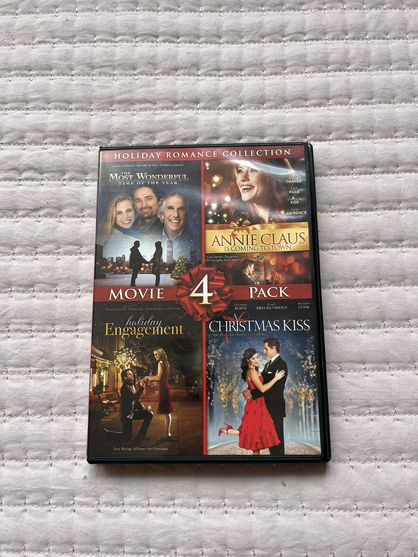 Holiday Romance Collection - Movie 4 Pack !