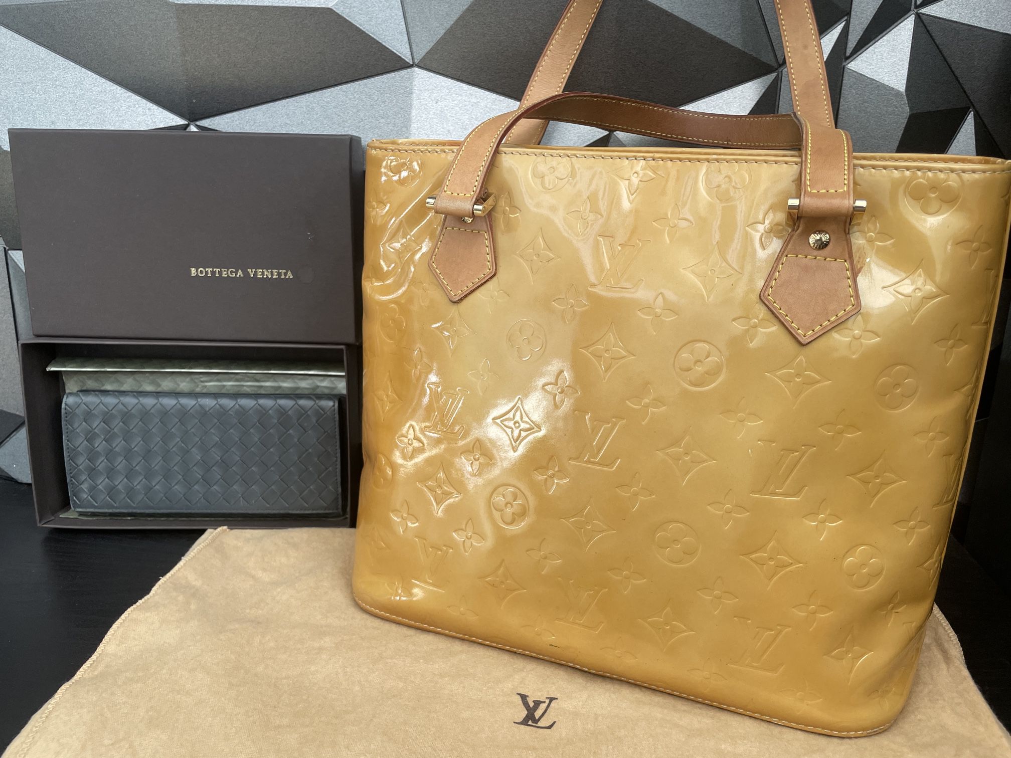 Best Deals for Louis Vuitton Vernis Houston Shoulder Bag
