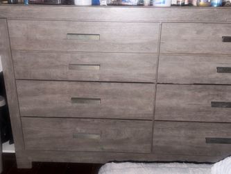 6 DRAWER DRESS BRAND NEW $40 W/ MATCHING 2 DRAWER FOR $50