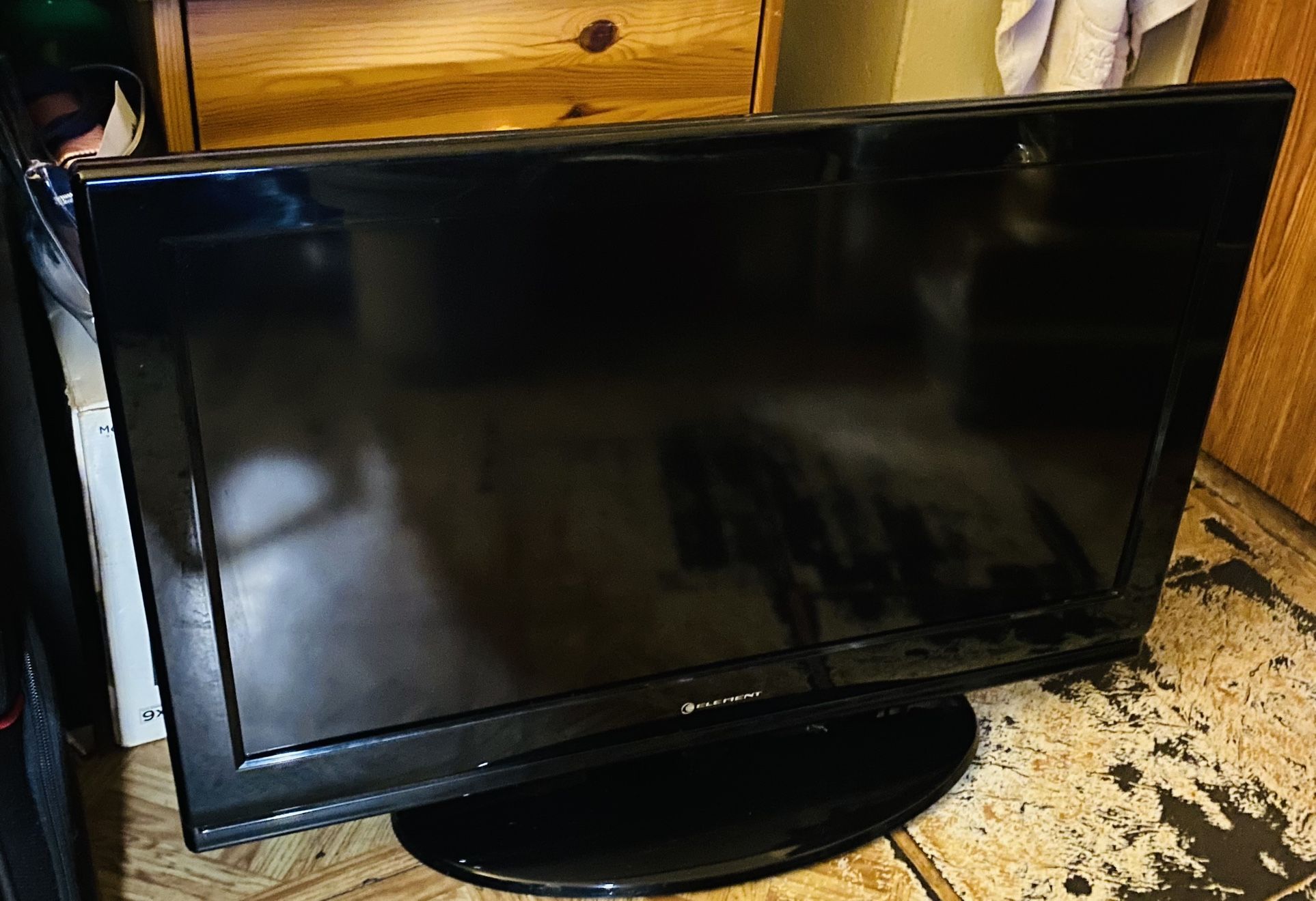 Element Tv 32inches