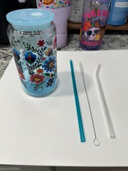 16oz Drinking Glass New With Straws/Cleaner.
