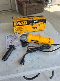 🔥$80 PRICE IS FIRM🔥 DEWALT DWE402 11 Amps Corded 4.5 in. Grinder (11,000RPM) with 1-Touch Guard