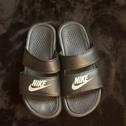 NIKE Slides