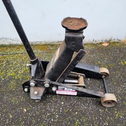 Good 3 Ton FLoorjack