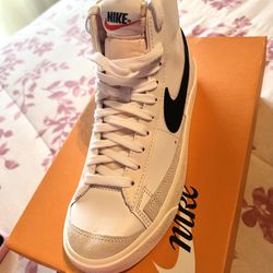 Women Nike Blazzers