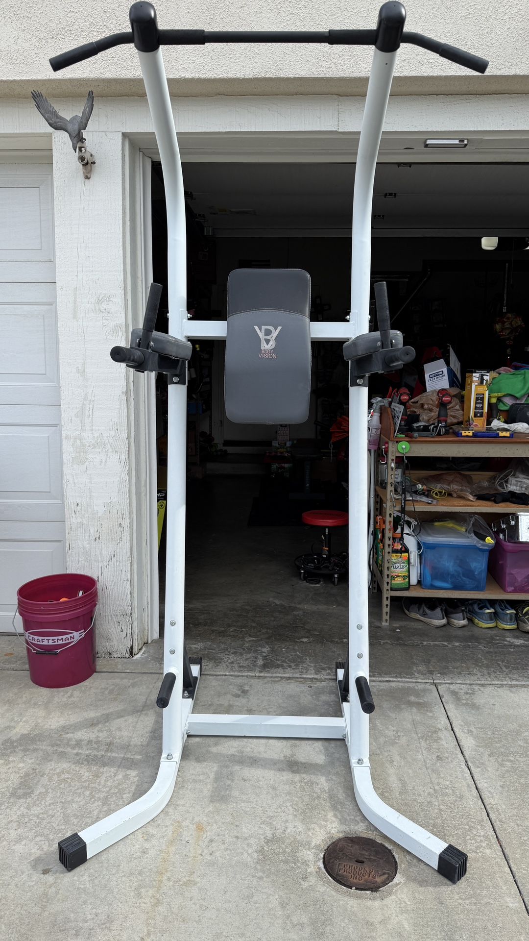 Pull Up / Dip / Ab Station Exercise