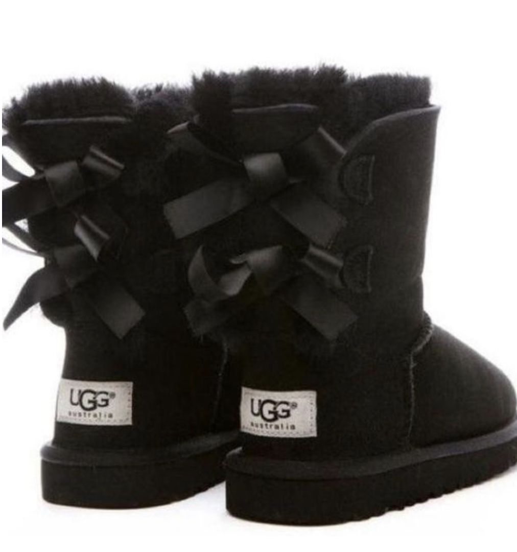 Brand NEW UGG Boots •Bailey Bow•