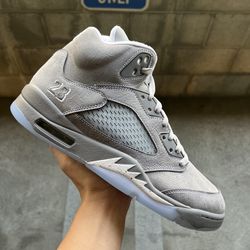 Jordan 5 Wolf Grey (Size 3Y, 4Y, 4.5Y, 5Y, 5.5Y, 6Y, 6.5Y, 7Y, 8, 8.5, 9, 9.5, 10, 10.5, 11, 12, 13)