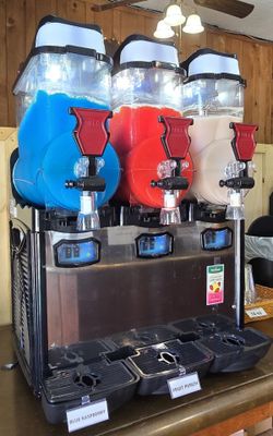 OASIS3 - 3 tank commercial slushy machine