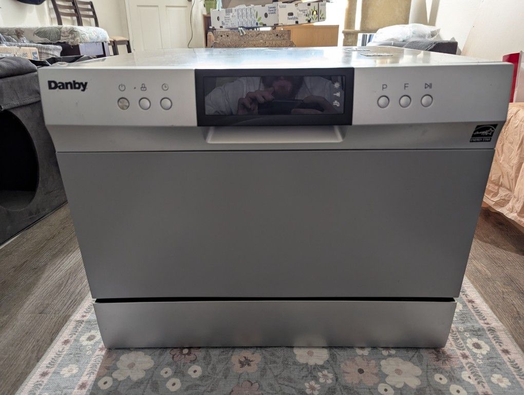 Danby DDW631SDB Countertop Dishwasher