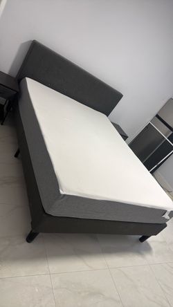 New Queen bed set
