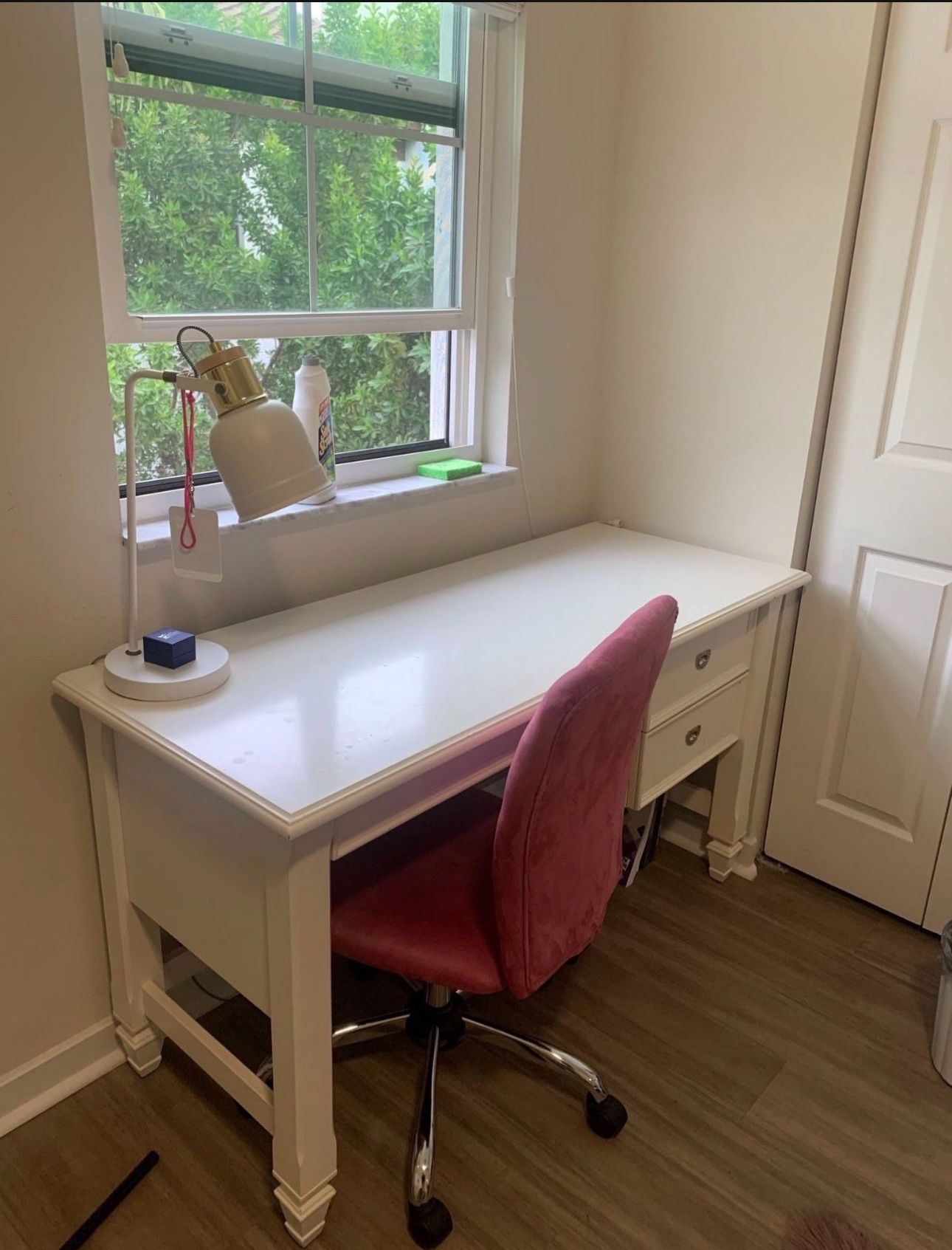 DESK FREE