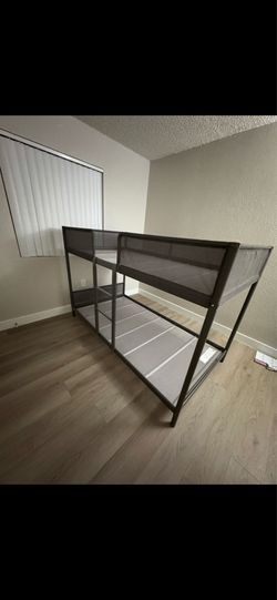 Toddler bed