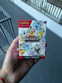 Pokémon Scarlet & Violet Prismatic Evolutions Booster Bundle