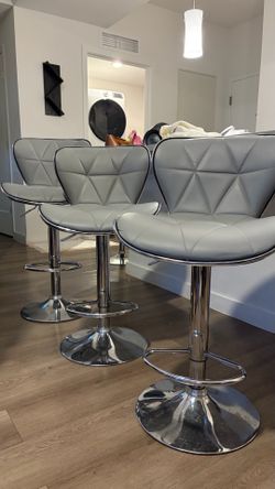 4 Bar Stools