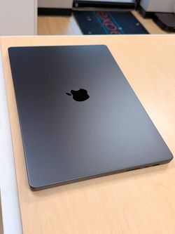 MacBook Pro 16" M3 18GB RAM 512GB SSD