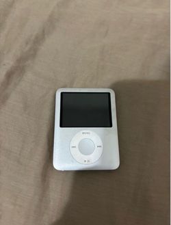 iPod nano 3rd generation, 4GB, silver and comes with cord
