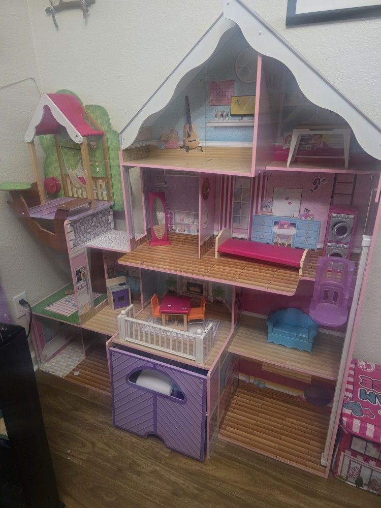 Kid Craft Dollhouse/barbiehouse