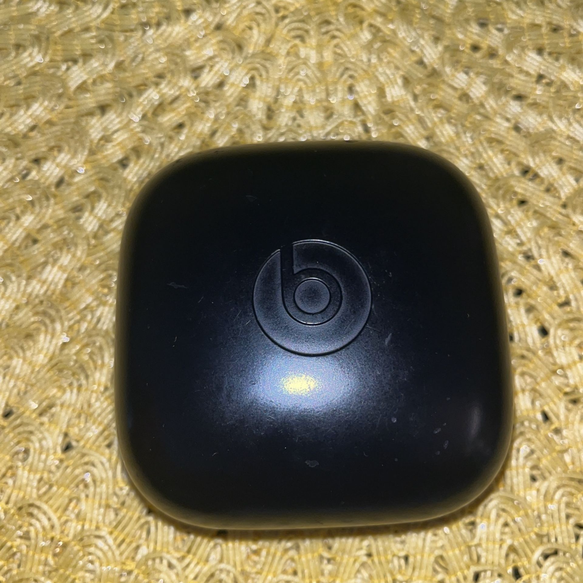 Beats Pro True Wireless Left Side W/ Charging Case