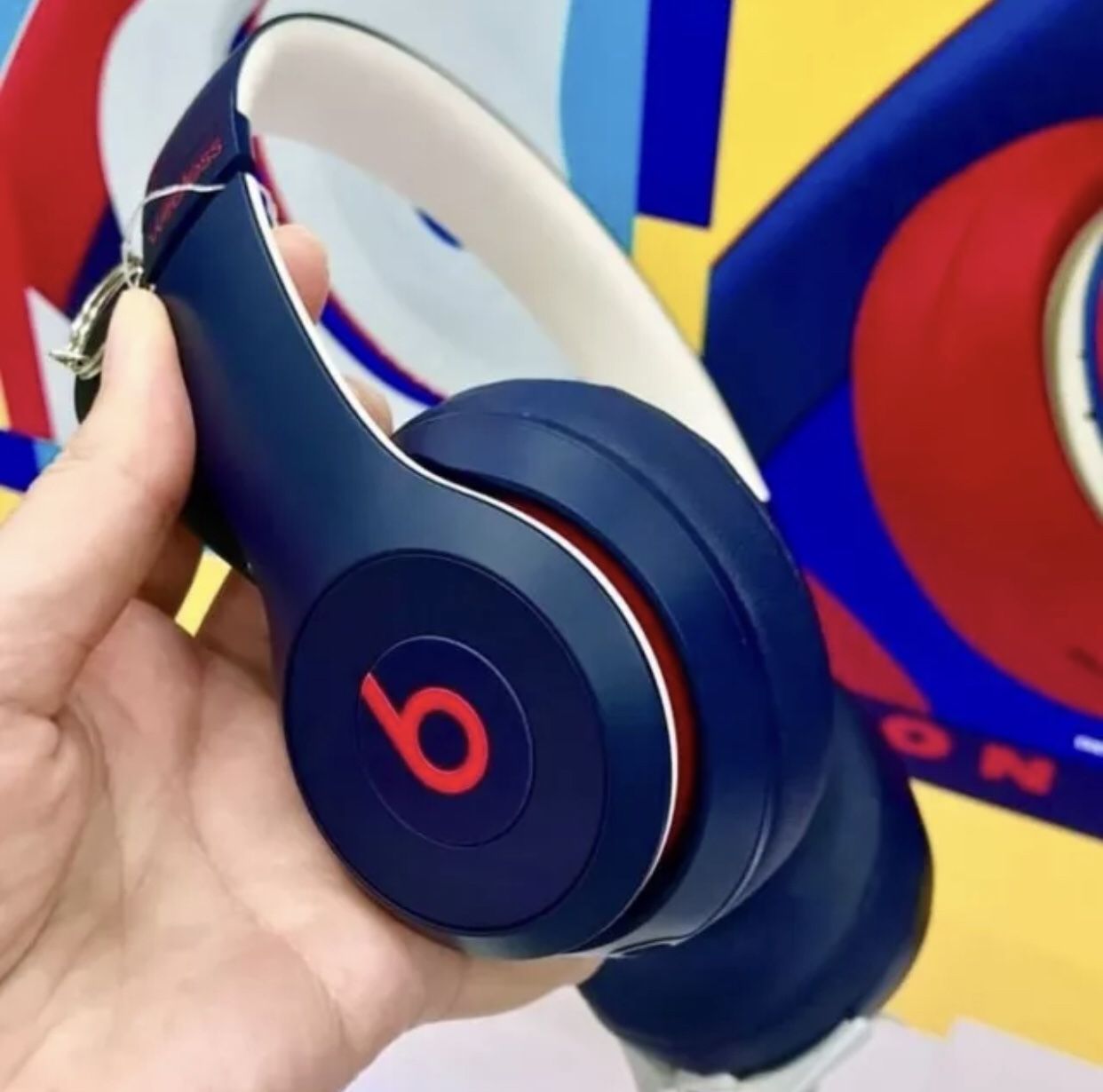 USED BEATS Headphones Bluetooth in Good Condition With Box Like New Beats Solo3 By Dr Dre